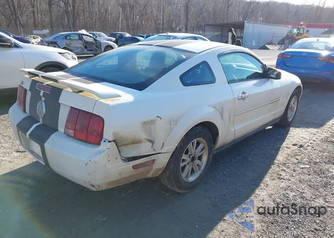 2006 Ford Mustang V6 z USA, uszkodzony, nr VIN 1ZVFT80N865210138